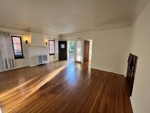 340 Obispo Ave in Long Beach, CA - Building Photo - Building Photo