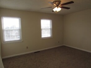 586 Lost Cir, Unit C in Bowling Green, KY - Building Photo - Building Photo