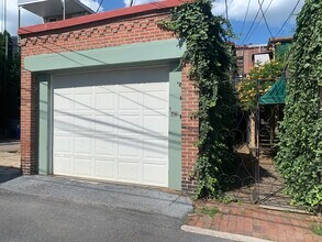 1421 Lawton St, Unit 2 in Harrisburg, PA - Building Photo - Building Photo