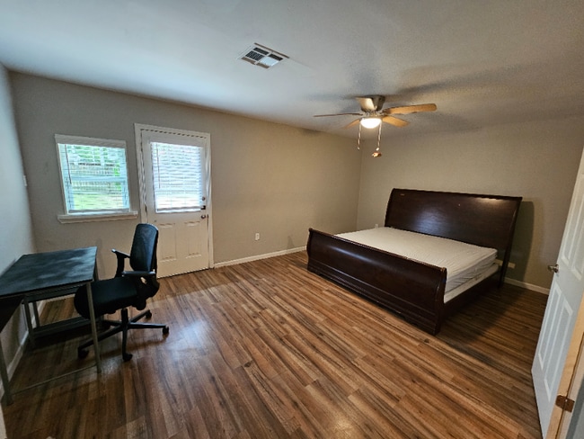 property at 19403 Youngtree Cir