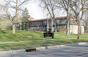 Crossgate Manor in Toledo, OH - Foto de edificio - Building Photo