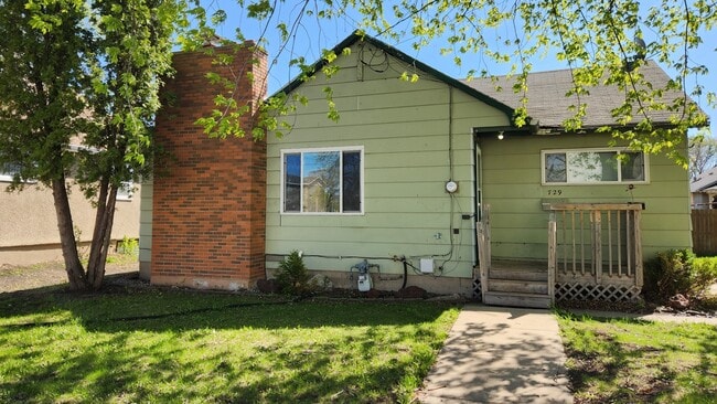 property at 729 14th St N