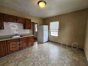 604 W Seerley Blvd in Cedar Falls, IA - Foto de edificio - Building Photo