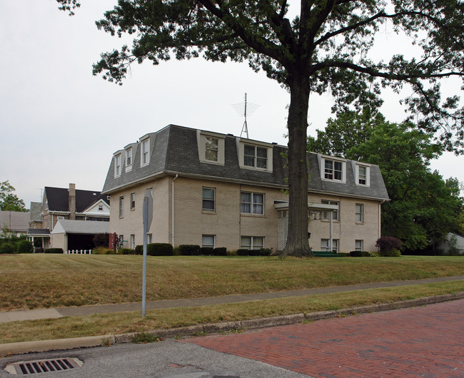 12 N Crandon Ave in Niles, OH - Building Photo - Building Photo