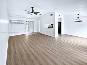 9348 Chelsea Dr S in Plantation, FL - Building Photo - Building Photo