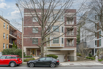 Winchester Arms Apartments in Brookline, MA - Foto de edificio - Building Photo