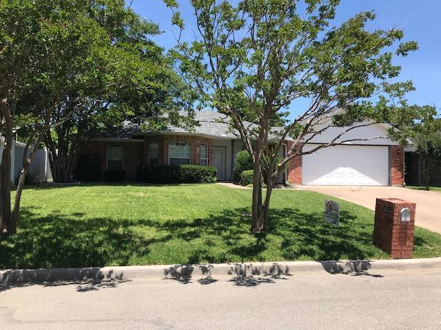 303 Myrtle Ave in Waxahachie, TX - Building Photo