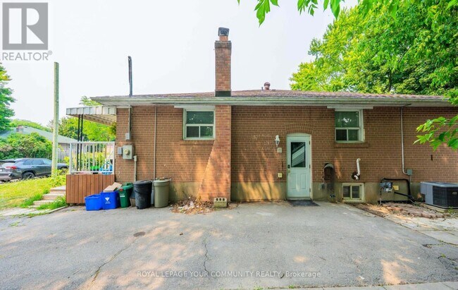 53 Newbury Dr in Newmarket, ON - Building Photo - Building Photo