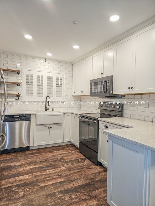 113 Elbridge Ave in Cloverdale, CA - Building Photo - Building Photo