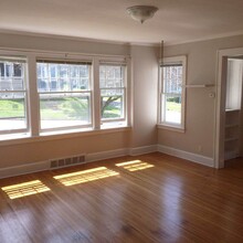 1937 Storrs Ave, Unit first floor in Utica, NY - Foto de edificio - Building Photo