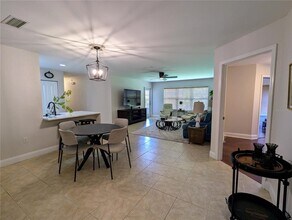 865 Normandy Trace Rd in Tampa, FL - Foto de edificio - Building Photo