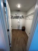 7082 W 4th Ct, Unit A1 in Hialeah, FL - Foto de edificio - Building Photo