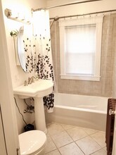 16 Federal St, Unit Sunny Room in Wilmington, MA - Building Photo - Building Photo