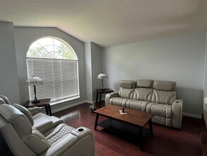 923 Tramells Trail, Unit 5 in Kissimmee, FL - Building Photo - Building Photo