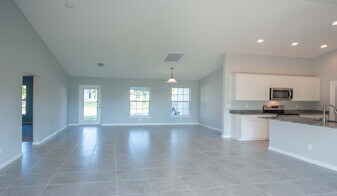 1222 NE 10th St in Cape Coral, FL - Building Photo