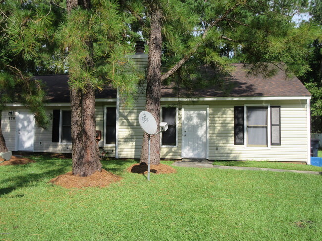 168 Corey Cir in Jacksonville, NC - Building Photo - Building Photo