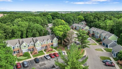 Wildwood off Main in Kalamazoo, MI - Foto de edificio - Building Photo