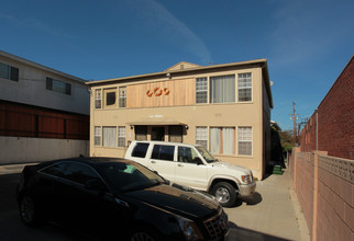 711 Grant St in Santa Monica, CA - Building Photo - Building Photo