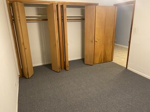 6212 W 64th Pl-Unit -102 in Chicago, IL - Building Photo - Building Photo