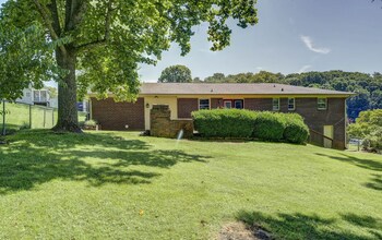 223 Sequoyah Dr in Johnson City, TN - Building Photo - Building Photo