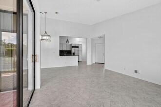 5475 Verona Dr in Boynton Beach, FL - Building Photo - Building Photo