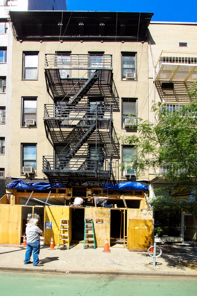 1293 1st Ave in New York, NY - Foto de edificio - Building Photo
