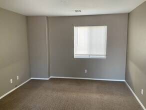 6371 Pebblecreek Lodge Way in Las Vegas, NV - Building Photo - Building Photo