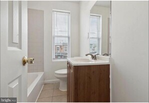 59 N 59th St in Philadelphia, PA - Building Photo