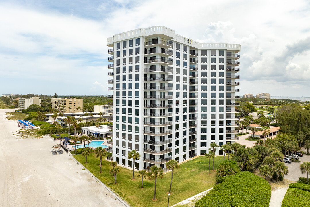 Islands West in Longboat Key, FL - Foto de edificio