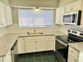 9911 Landry Blvd in Houston, TX - Building Photo - Building Photo