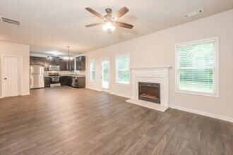 1337 Avington Glen Way in Lawrenceville, GA - Building Photo - Building Photo