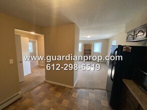 1596 W Minnehaha Ave in St. Paul, MN - Building Photo - Building Photo