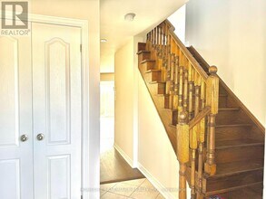 113 Mynden Way in Newmarket, ON - Building Photo - Building Photo