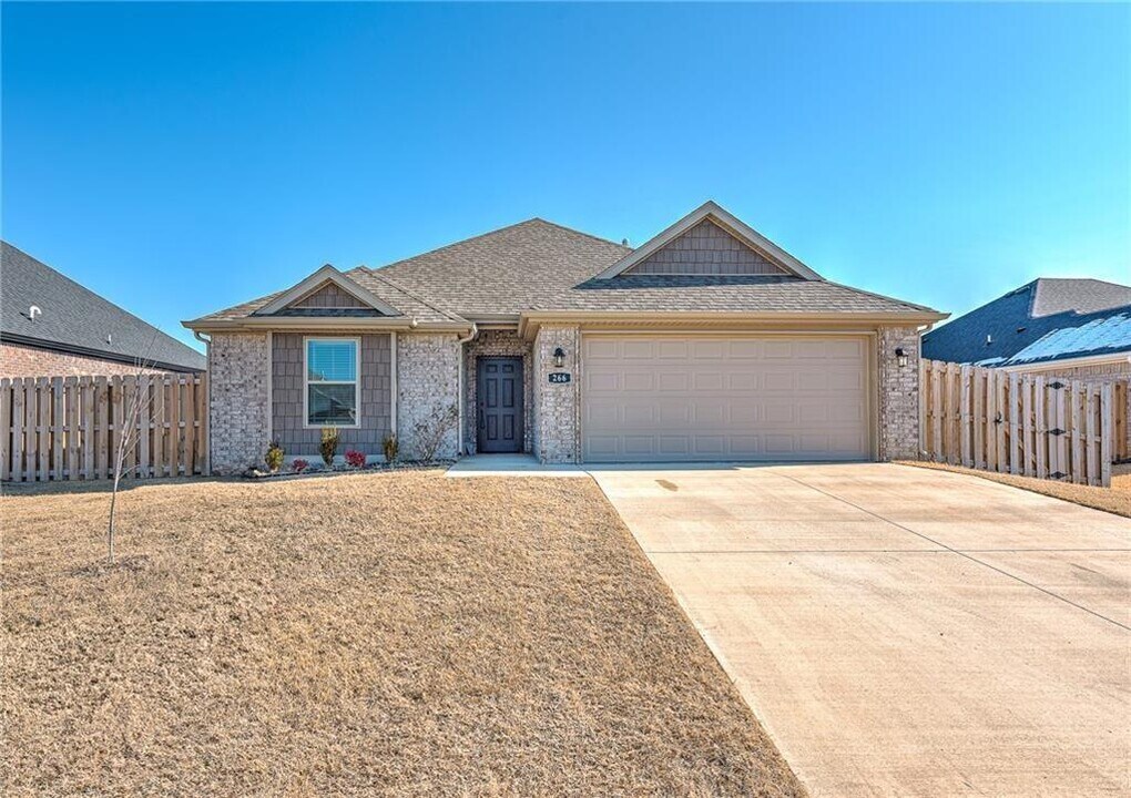 266 S Coventry in Farmington, AR - Building Photo