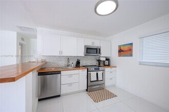 1453 NW 10th St in Dania Beach, FL - Building Photo - Building Photo