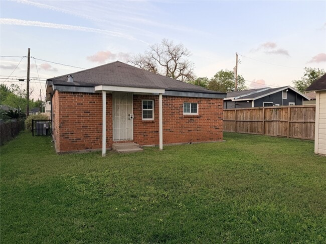 property at 3014 Rosalie St