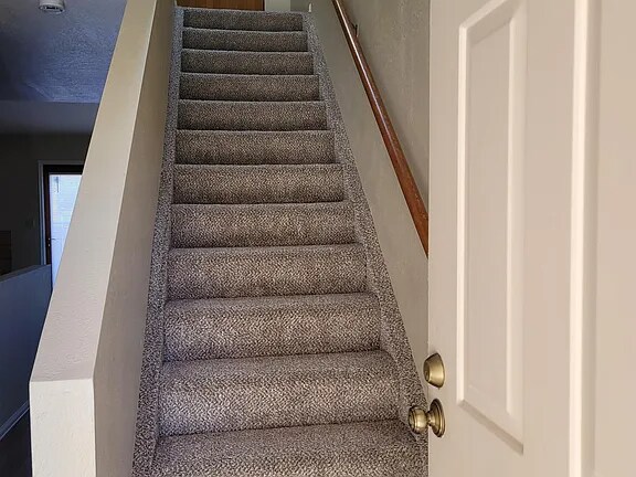 1247 Holland Park Blvd in Colorado Springs, CO - Foto de edificio - Building Photo