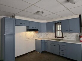 647 Edgewood Ave in Trenton, NJ - Building Photo