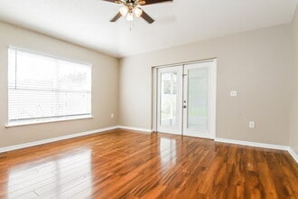 8212 Settles Crk Lp in Lakeland, FL - Building Photo - Building Photo