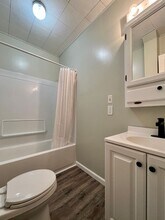 413 N 10th St-Unit -413 N 10th St- Apt 2 in Allentown, PA - Building Photo - Building Photo