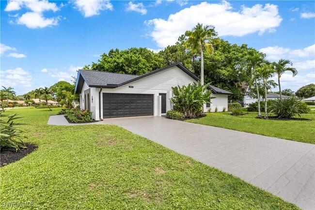 1911 Princess Ct in Naples, FL - Building Photo - Building Photo