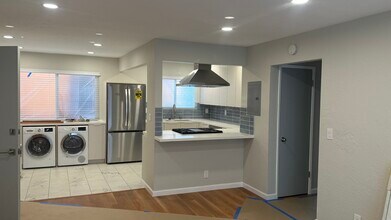 3640 West St, Unit Unit 2 in Oakland, CA - Building Photo - Building Photo