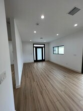 1802 N Ontario St in Burbank, CA - Building Photo - Building Photo