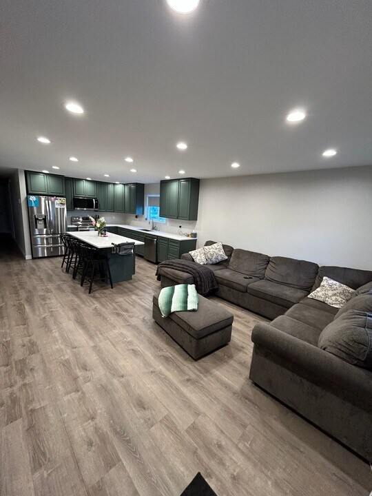 81 S 300 W in Koosharem, UT - Building Photo