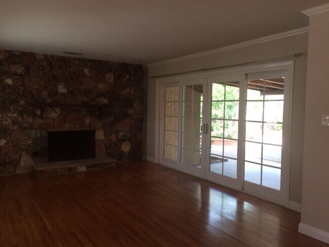3154 Jolley Dr in Burbank, CA - Building Photo - Building Photo