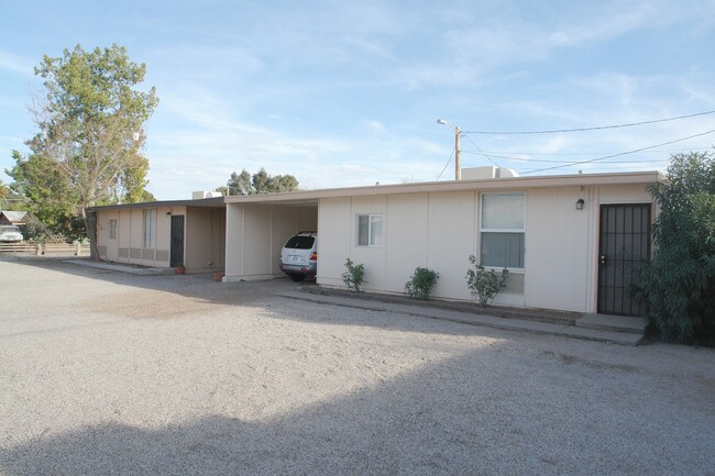 2321 N Richey Blvd in Tucson, AZ - Foto de edificio - Building Photo