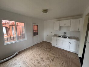 229 E 89th St in Los Angeles, CA - Building Photo - Building Photo