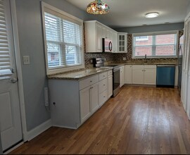 724 Justina St in Hinsdale, IL - Building Photo - Building Photo