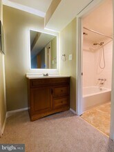 11401 Commonwealth Dr-Unit -301 in Rockville, MD - Building Photo - Building Photo