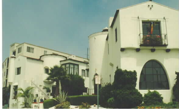 Casa Grande Apartments in Long Beach, CA - Building Photo